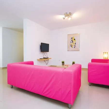Βίλα Playa Blanca Sleeps 10 Air Con Wifi